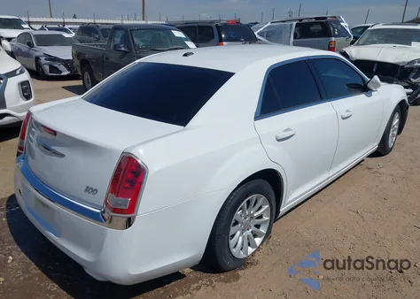 2014 Chrysler 300 из США, поврежденный, VIN 2C3CCAAG8EH288850